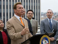 Governor Schwarzenegger and supporters of redistricting reform
